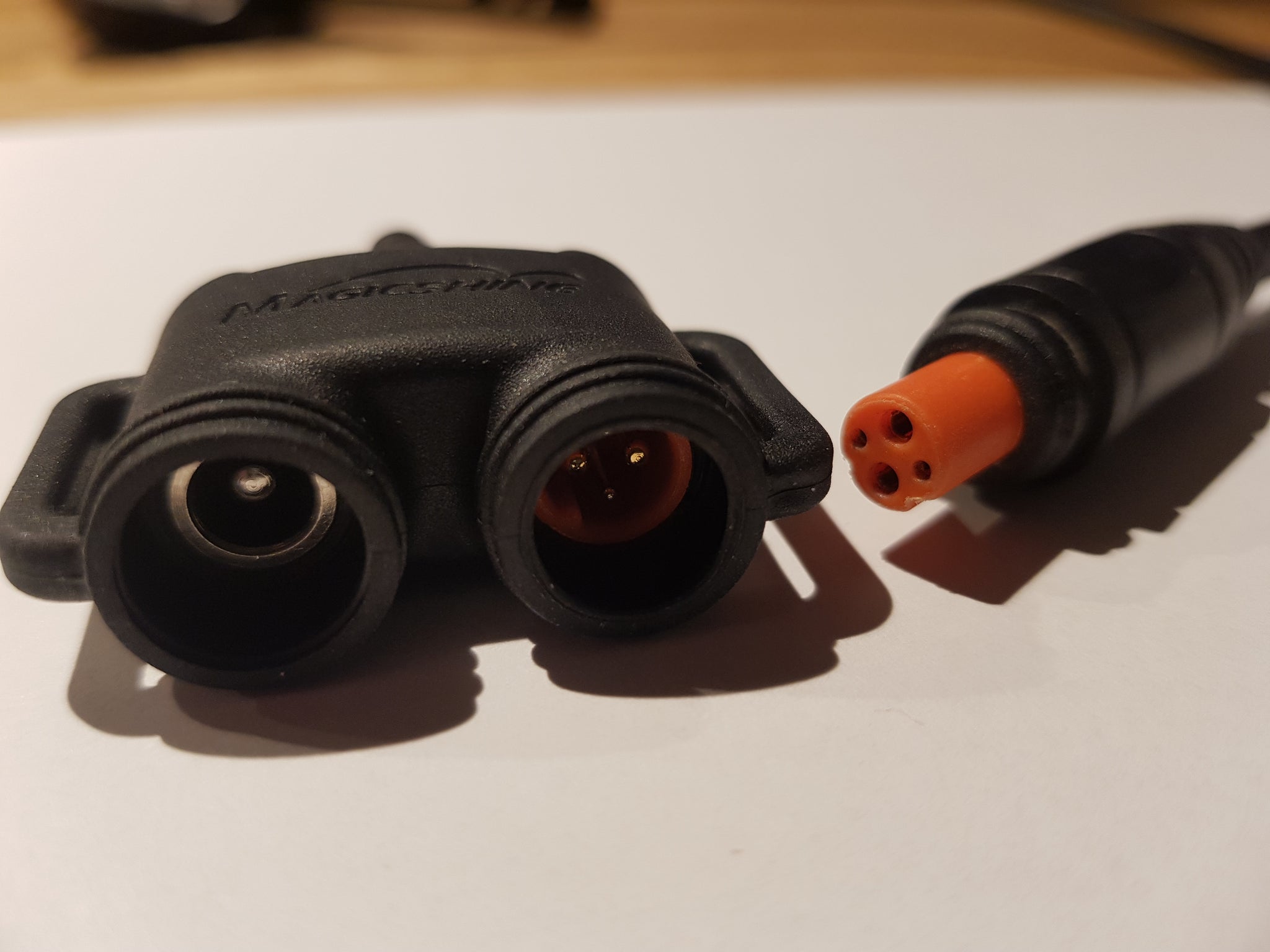 Magicshine MJ-6118YDC Adapter von 4Pol.= 2Pol. Stecker für MJ-908 Scheinwerferkopf