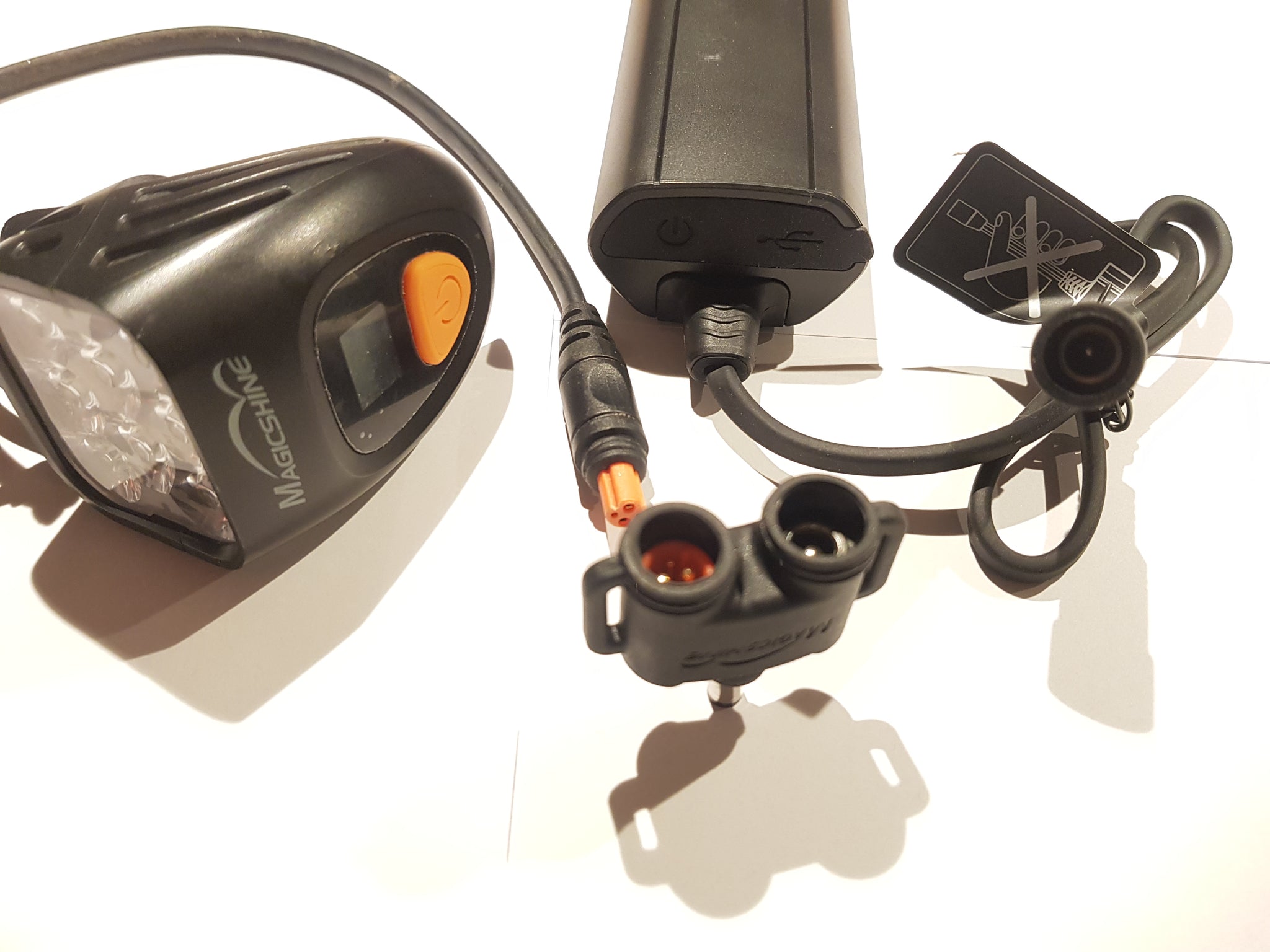Magicshine MJ-6118YDC Adapter von 4Pol.= 2Pol. Stecker für MJ-908 Scheinwerferkopf