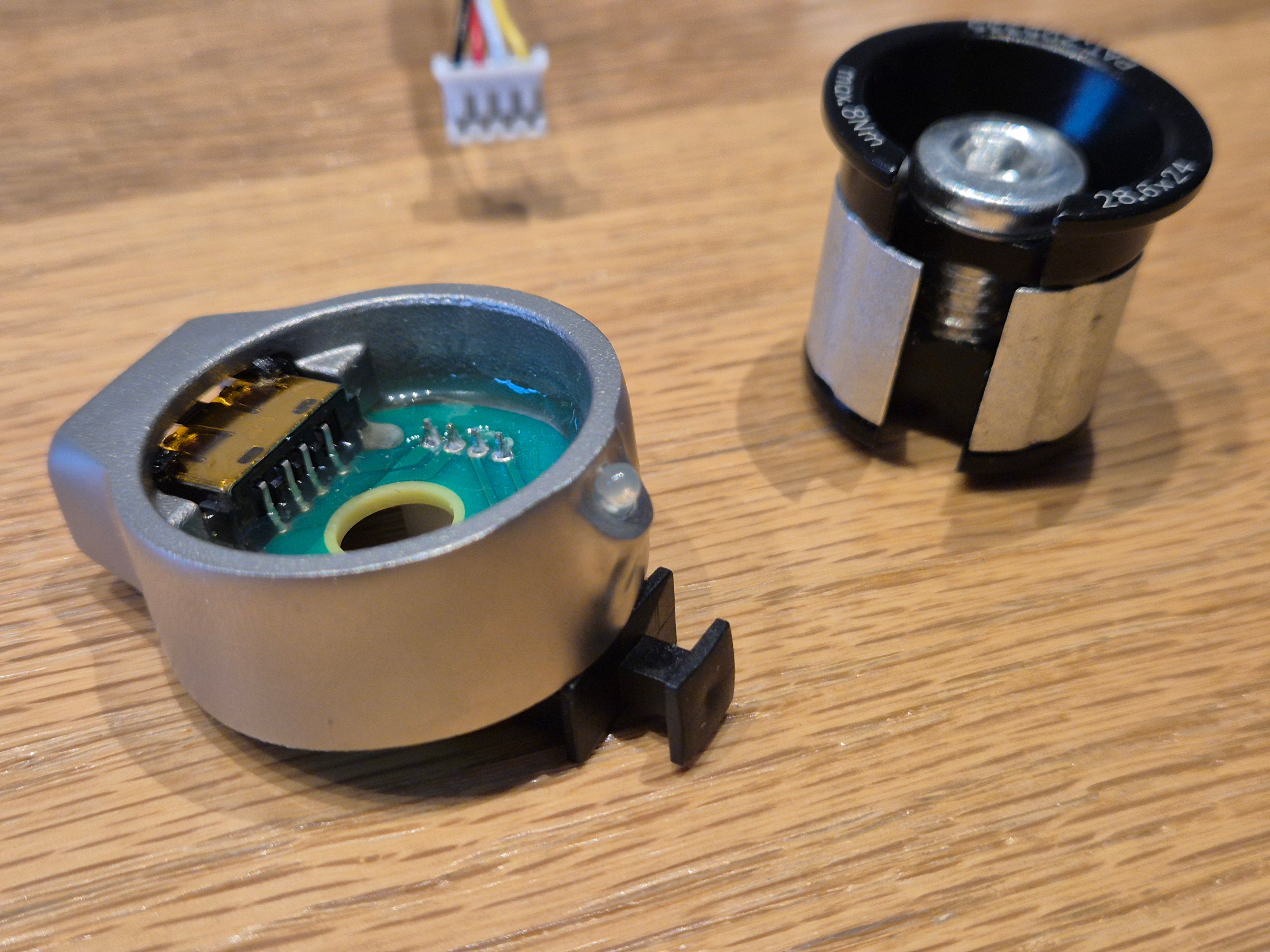 Forumslader AHEAD V6 für Steuerrohr/Gabelschaft, Nabendynamo Stromumwandler