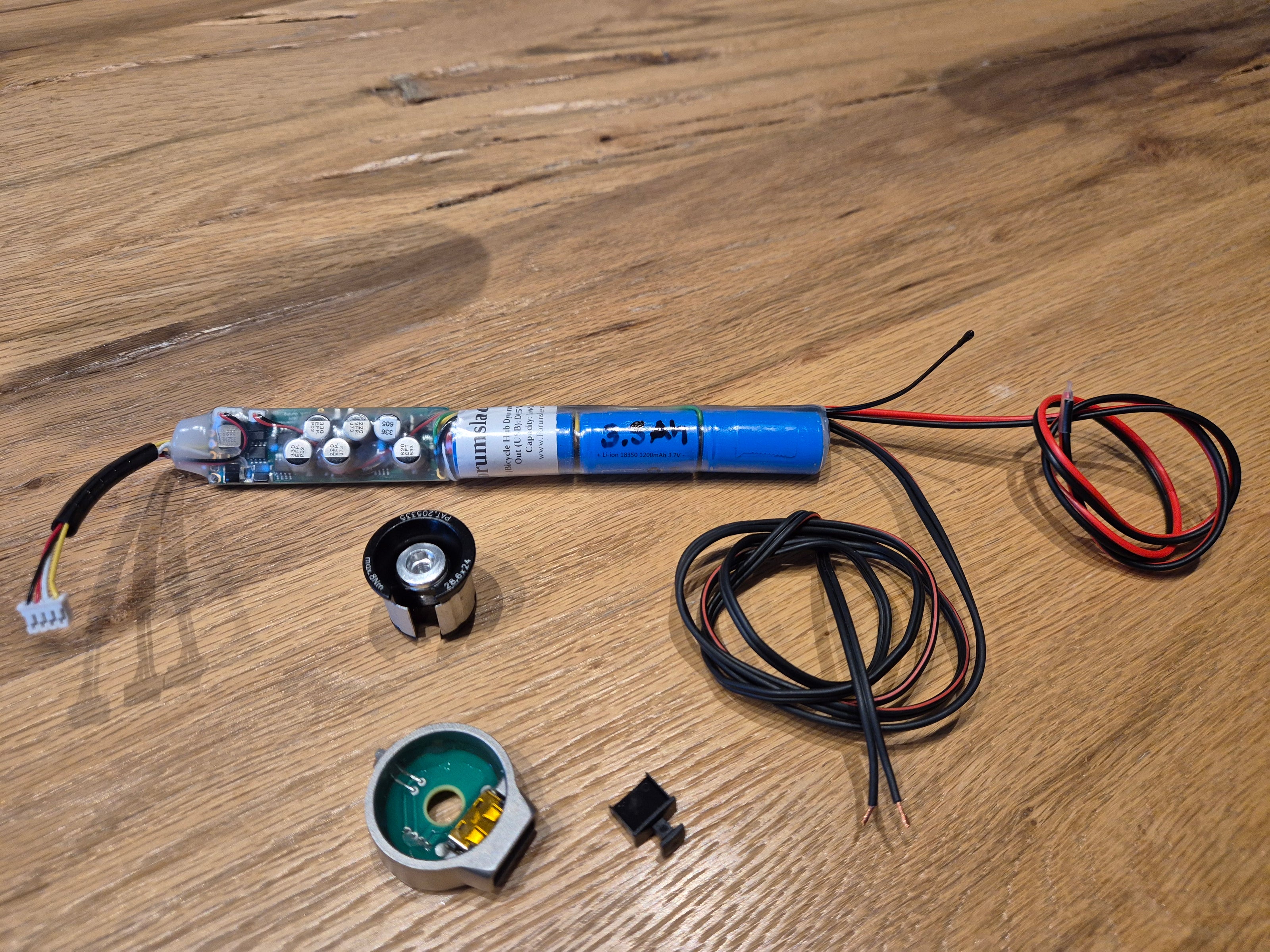 Forumslader AHEAD V6 für Steuerrohr/Gabelschaft, Nabendynamo Stromumwandler